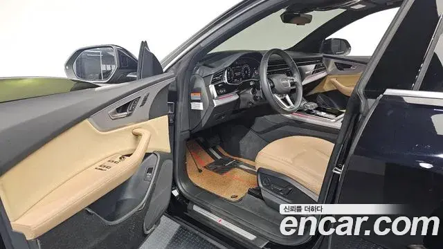 Audi Q8 2020 — Photo 7/20