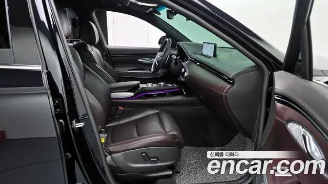 Genesis GV70 2021 — ფოტო 15/20