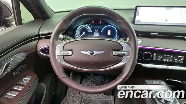 Genesis GV70 2021 — ფოტო 13/20