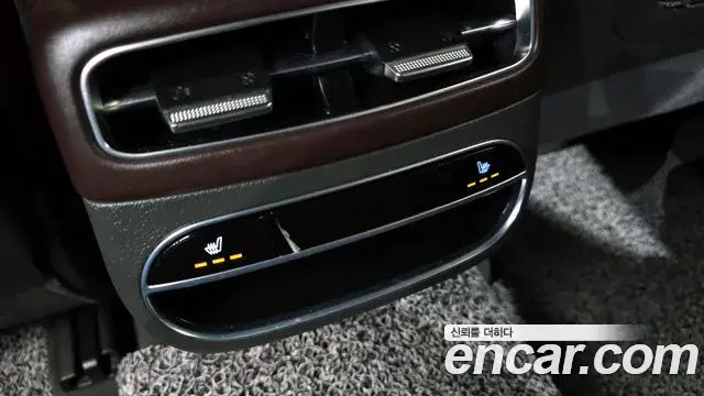 Genesis GV70 2021 — ფოტო 19/20
