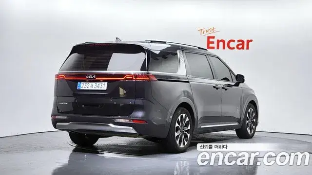 Kia Carnival 2023 — Photo 12/20