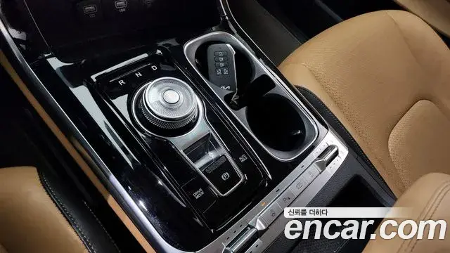 Kia Carnival 2023 — Photo 11/20