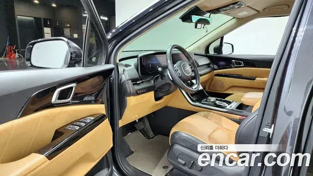 Kia Carnival 2023 — Photo 2/20