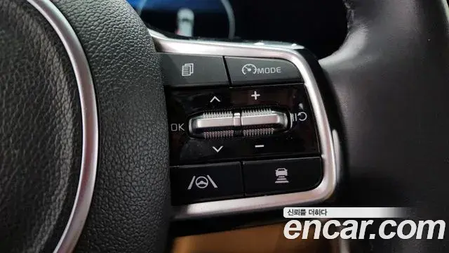 Kia Carnival 2023 — Photo 4/20
