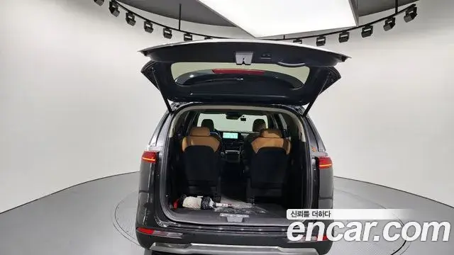 Kia Carnival 2023 — Photo 3/20