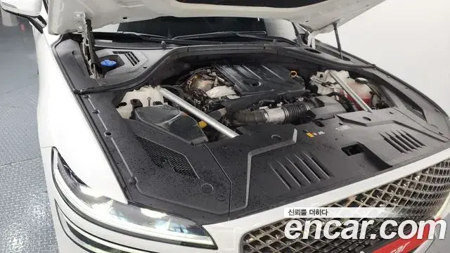 Genesis GV70 2021 — ფოტო 13/20