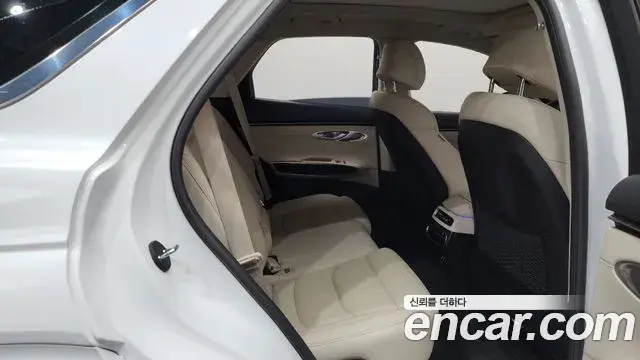 Genesis GV70 2021 — ფოტო 20/20
