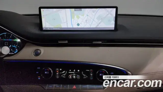 Genesis GV70 2021 — ფოტო 18/20