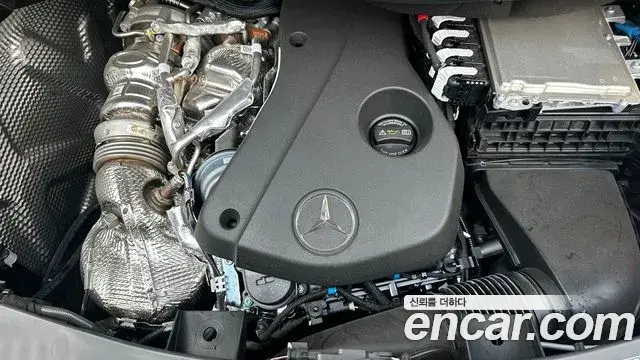 Mercedes-Benz V-Class 2025 — ფოტო 19/20
