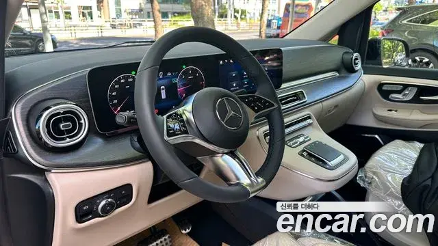 Mercedes-Benz V-Class 2025 — ფოტო 13/20