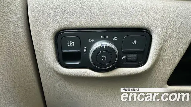 Mercedes-Benz V-Class 2025 — ფოტო 11/20
