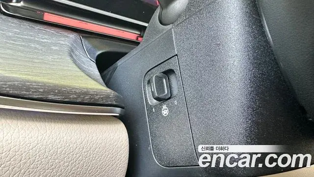 Mercedes-Benz V-Class 2025 — ფოტო 17/20