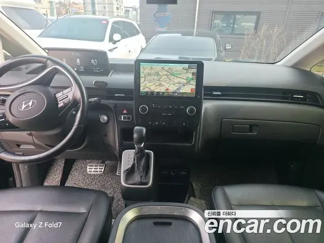 Hyundai Staria 2022 — Photo 2/19
