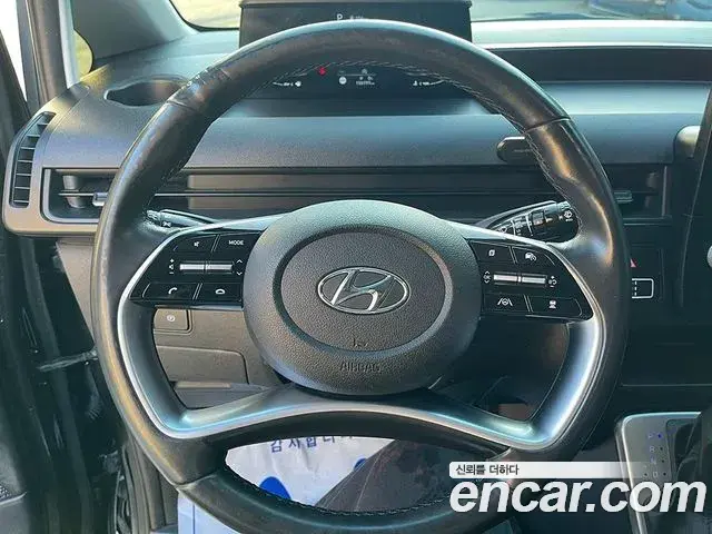 Hyundai Staria 2022 — Photo 13/19