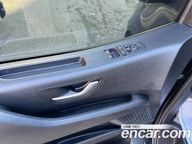 Hyundai Staria 2022 — Photo 10/19