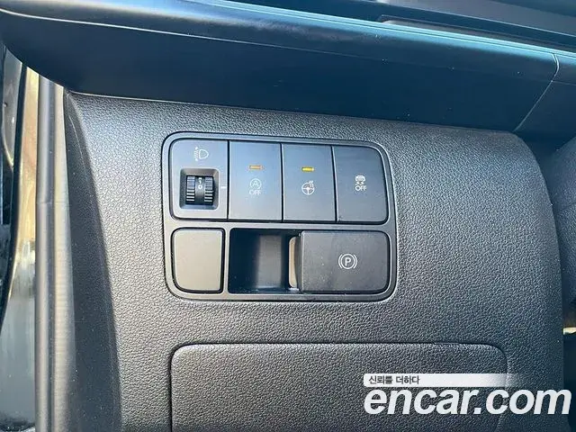 Hyundai Staria 2022 — Photo 17/19