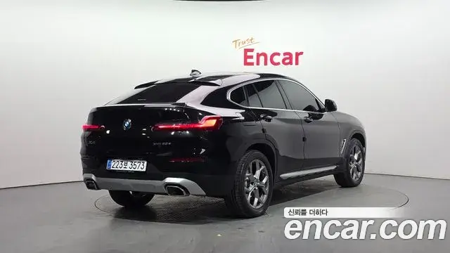 BMW X4 2022 — Photo 14/20