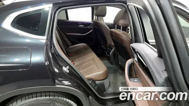 BMW X4 2022 — Photo 8/20