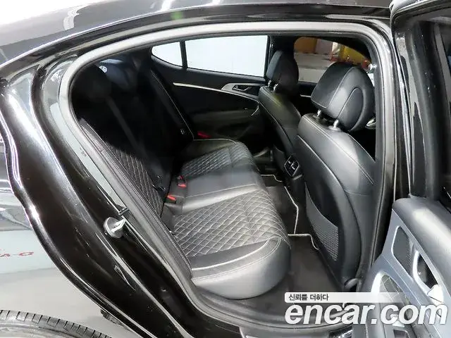 Genesis G70 2019 — Photo 8/20