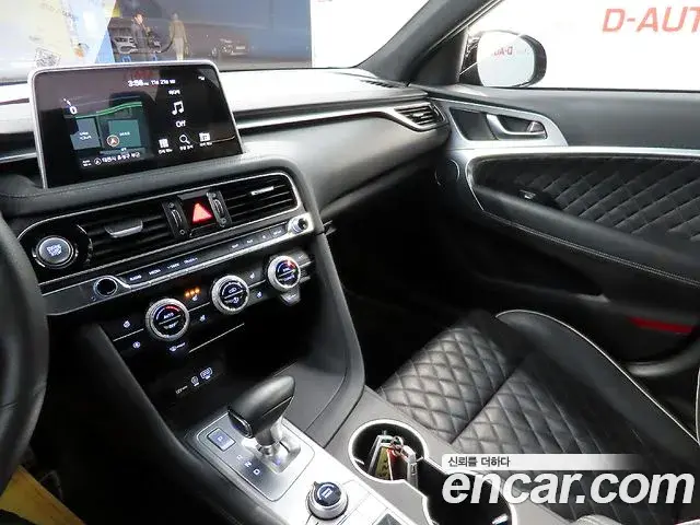 Genesis G70 2019 — Photo 9/20