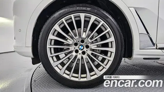 BMW X7 2021 — Photo 11/20