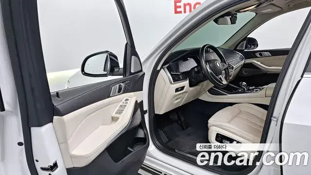 BMW X7 2021 — Photo 7/20
