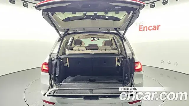 BMW X7 2021 — Photo 18/20