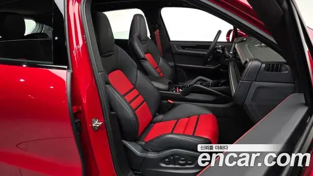 Porsche Cayenne 2025 — ფოტო 4/20