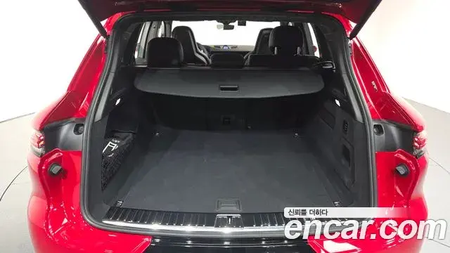 Porsche Cayenne 2025 — ფოტო 8/20