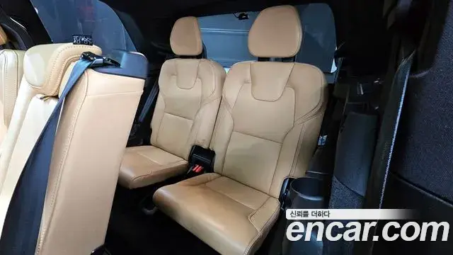 Volvo XC90 2021 — ფოტო 4/20