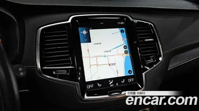 Volvo XC90 2021 — ფოტო 16/20