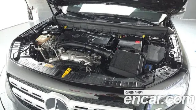 Mercedes-Benz GLB-Class 2021 — ფოტო 4/20