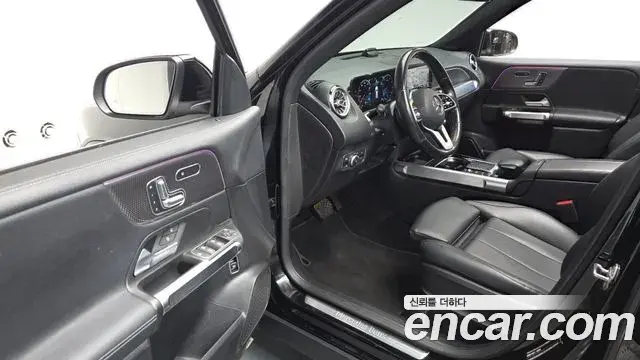 Mercedes-Benz GLB-Class 2021 — ფოტო 19/20