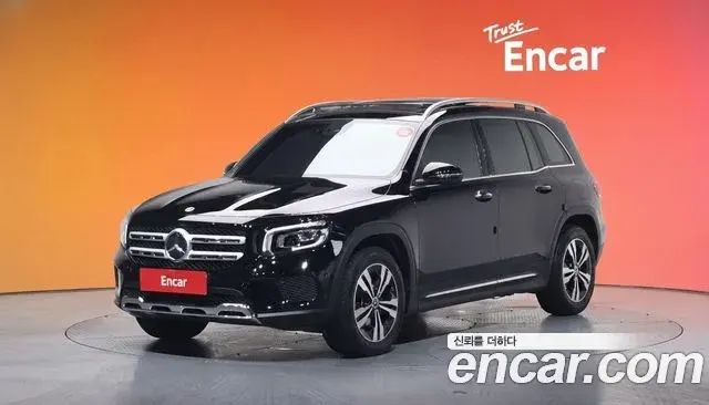 Mercedes-Benz GLB-Class 2021 — ფოტო 18/20