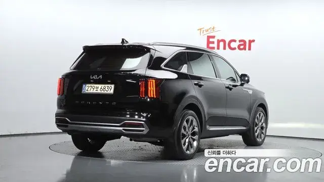 Kia Sorento 2021 — Фото 2/20