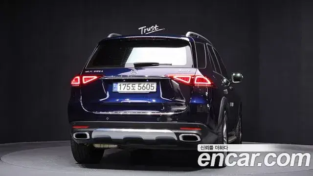 Mercedes-Benz GLE-Class 2022 — ფოტო 19/20