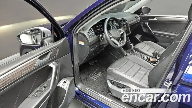 Volkswagen Tiguan Allspace 2023 — ფოტო 15/20