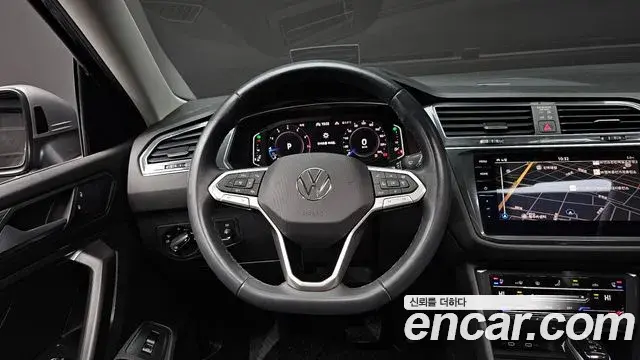 Volkswagen Tiguan Allspace 2023 — ფოტო 12/20