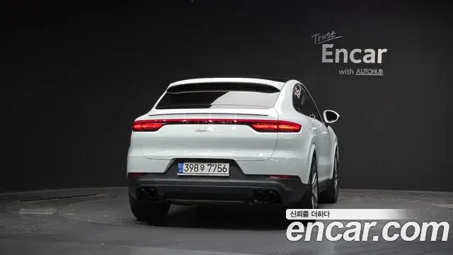 Porsche Cayenne 2021 — Photo 4/21