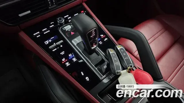 Porsche Cayenne 2021 — Photo 21/21