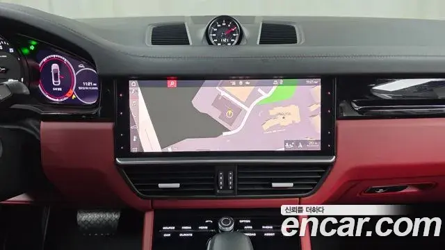Porsche Cayenne 2021 — Photo 14/21