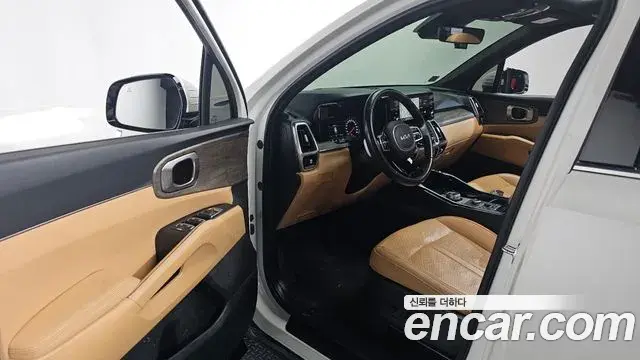 Kia Sorento 2021 — ფოტო 18/20