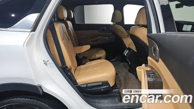 Kia Sorento 2021 — ფოტო 19/20