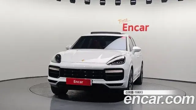 Porsche Cayenne 2020 — ფოტო 1/20