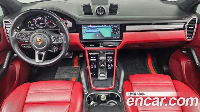 Porsche Cayenne 2020 — ფოტო 15/20
