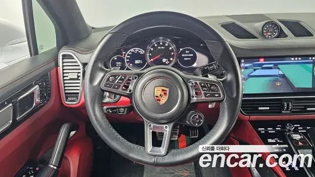 Porsche Cayenne 2020 — ფოტო 6/20