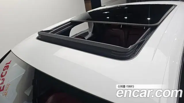 Porsche Cayenne 2020 — ფოტო 8/20