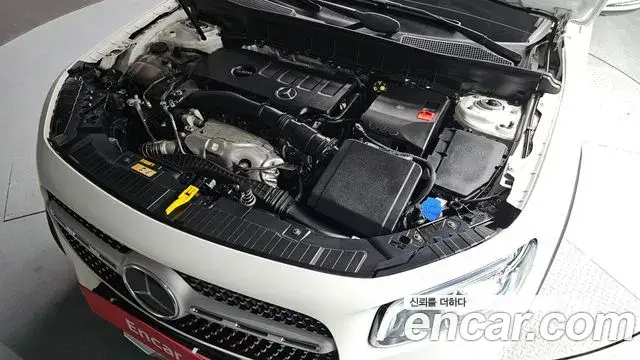 Mercedes-Benz GLB-Class 2022 — ფოტო 8/20