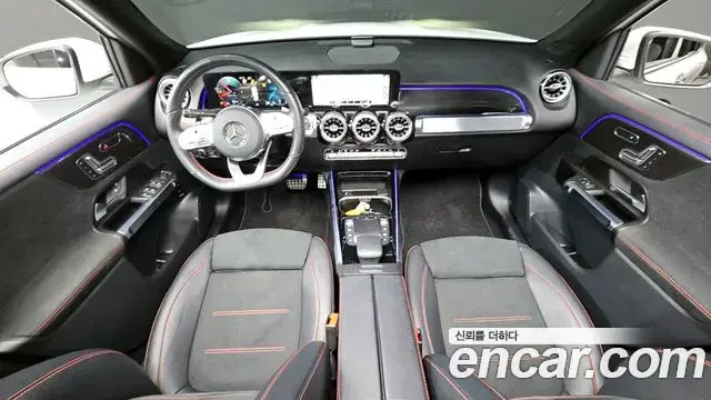 Mercedes-Benz GLB-Class 2022 — ფოტო 18/20