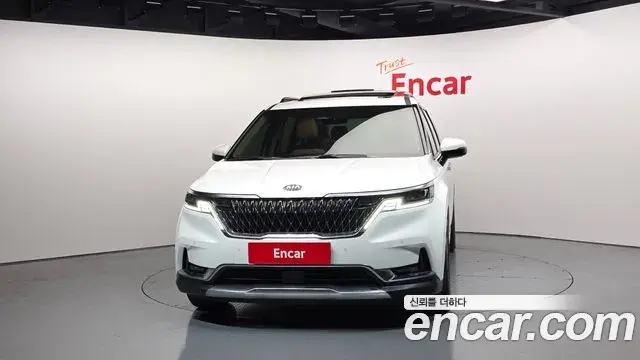 Kia Carnival 2020 — ფოტო 2/20